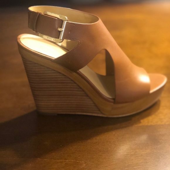 Michael Kors Josephine Wedge shoes size 8.5 - Picture 8 of 9